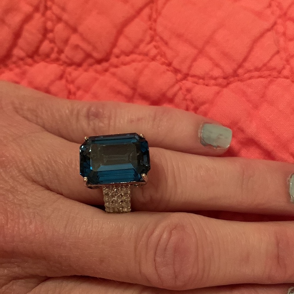 🎉EXQUISITE 💙SZ 6 GORGEOUS GENUINE LONDON BLUE TOPAZ/WHITE TOPAZ!
Platinum/Silver - Picture 12 of 13